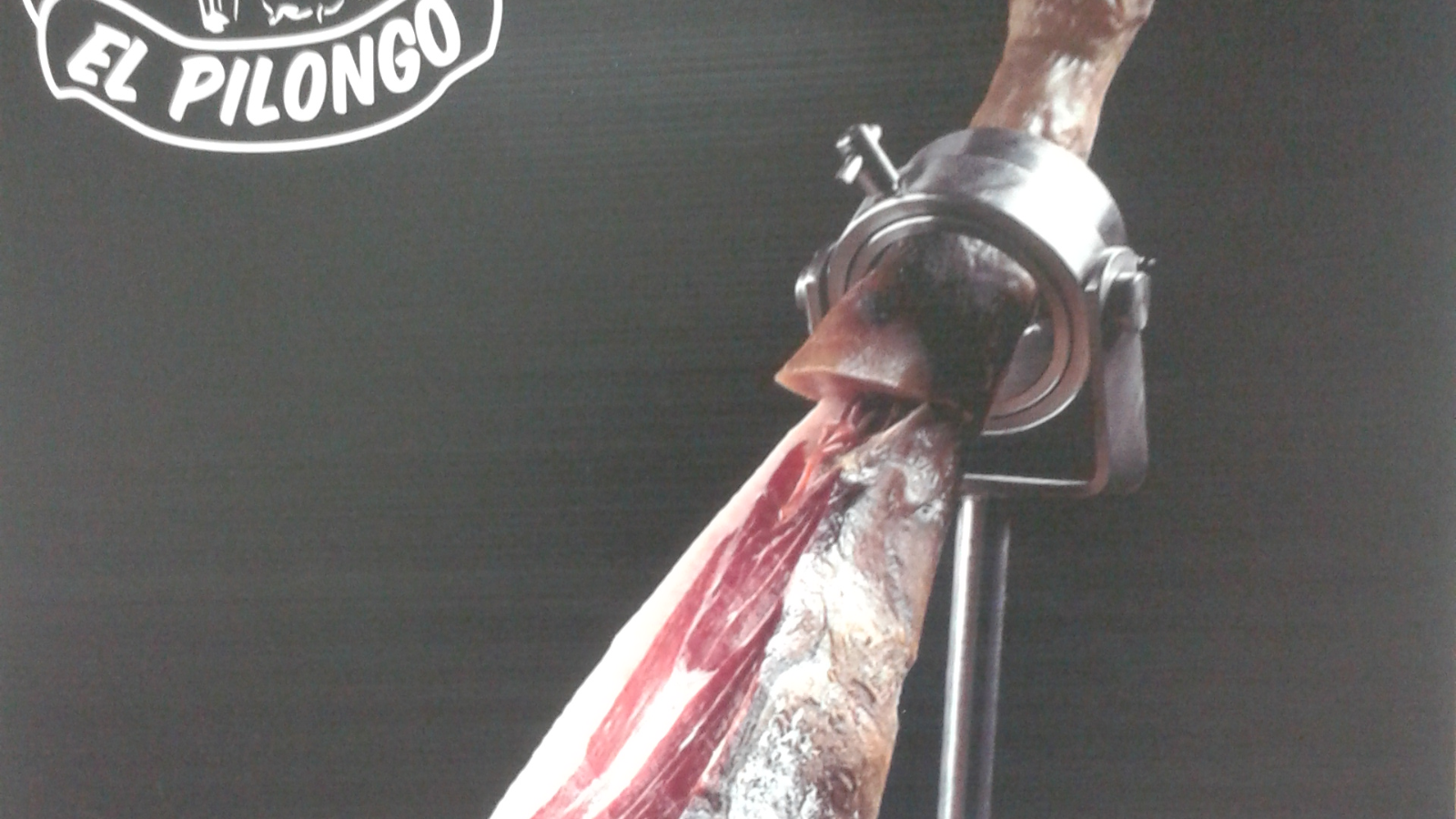 JAMONES, LOMOS Y EMBUTIDOS CASEROS