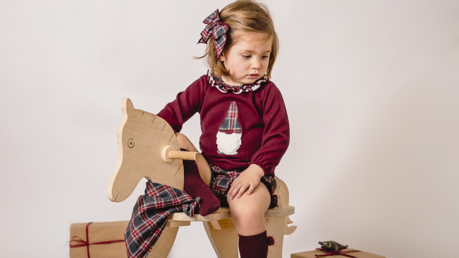 Trabajamos con diferentes marcas y disponemos de tallaje desde 0Meses hasta 8 años.