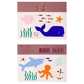 Tatuajes temporales bajo el mar