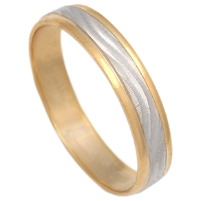 Alianza bicolor combinando oro amarillo y oro blanco tallado, ancho 4 mm. bodas- compromiso-pareja-AT10